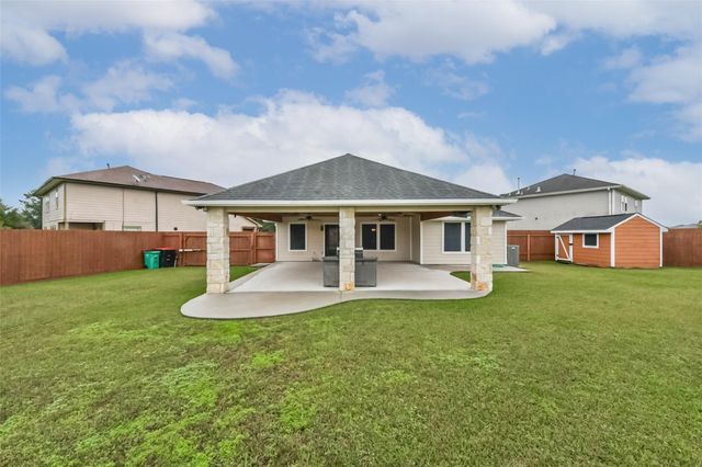 2102 Pickwick Pines Dr Court, Humble, TX 77396