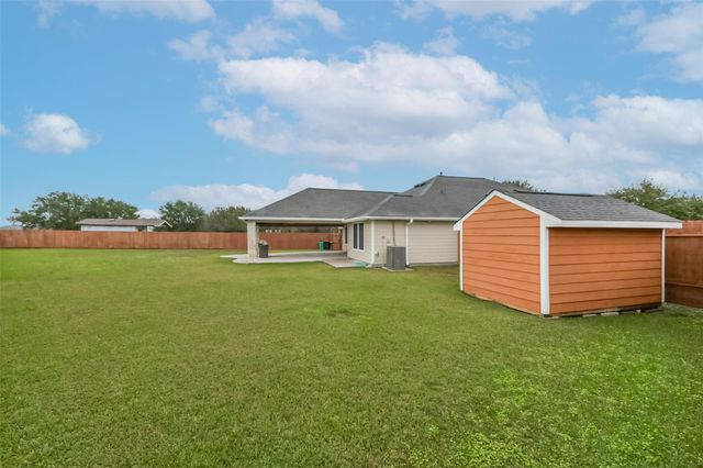 2102 Pickwick Pines Dr Court, Humble, TX 77396