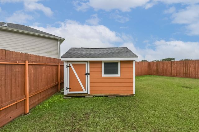 2102 Pickwick Pines Dr Court, Humble, TX 77396