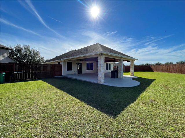 2102 Pickwick Pines Dr Court, Humble, TX 77396