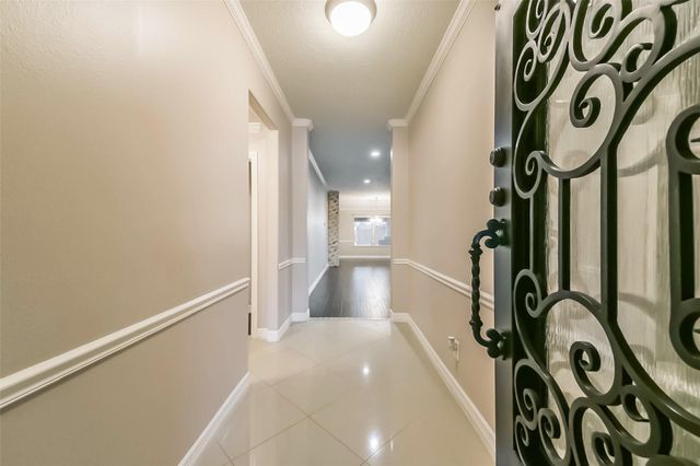 2102 Pickwick Pines Dr Court, Humble, TX 77396