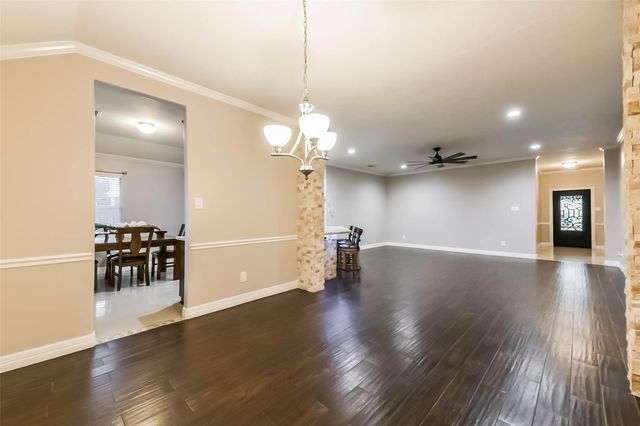 2102 Pickwick Pines Dr Court, Humble, TX 77396