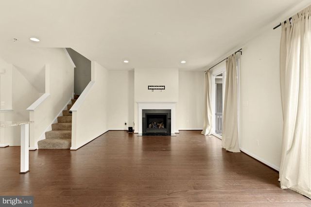 8141 HONEY BEE WAY, Manassas, VA 20111