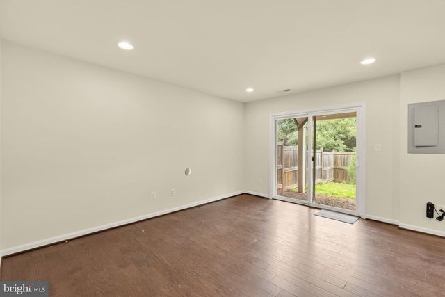 8141 HONEY BEE WAY, Manassas, VA 20111