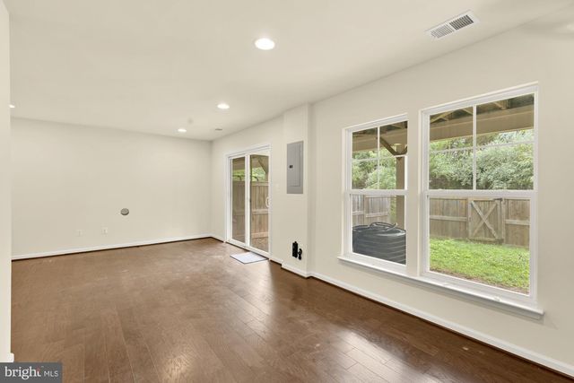 8141 HONEY BEE WAY, Manassas, VA 20111
