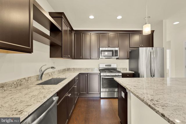 8141 HONEY BEE WAY, Manassas, VA 20111