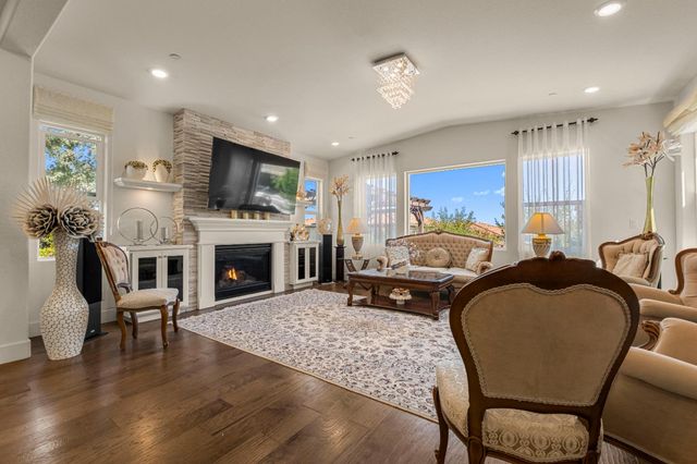 1721 Olive Heights Ct, Folsom, CA 95630