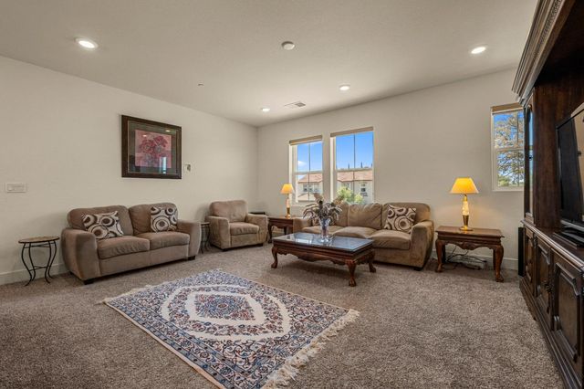 1721 Olive Heights Ct, Folsom, CA 95630
