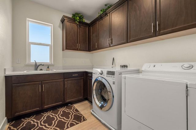 1721 Olive Heights Ct, Folsom, CA 95630