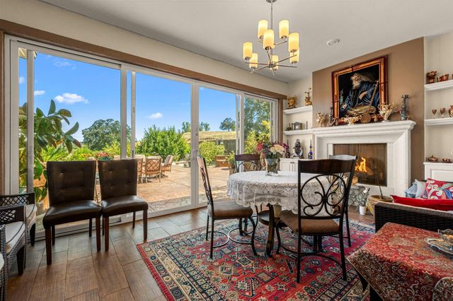 1721 Olive Heights Ct, Folsom, CA 95630