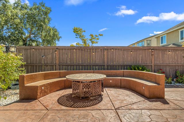 1721 Olive Heights Ct, Folsom, CA 95630