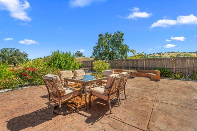 1721 Olive Heights Ct, Folsom, CA 95630