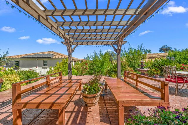 1721 Olive Heights Ct, Folsom, CA 95630