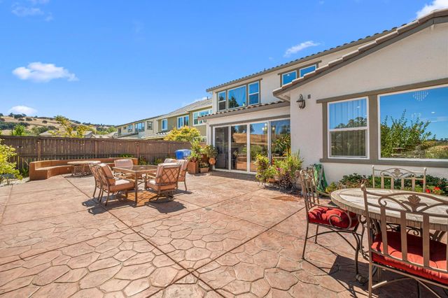 1721 Olive Heights Ct, Folsom, CA 95630