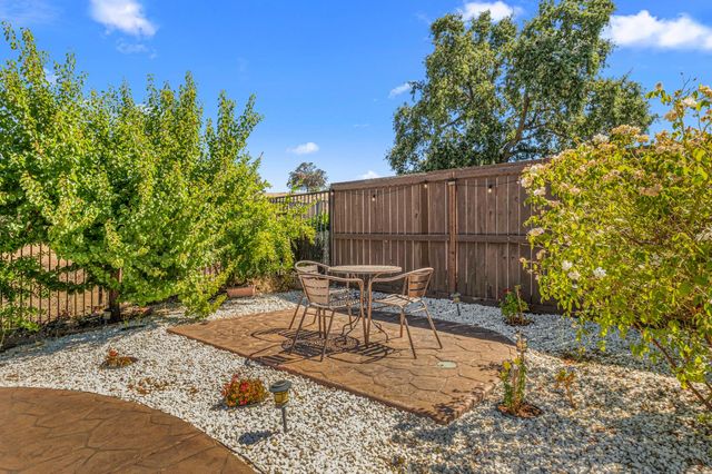 1721 Olive Heights Ct, Folsom, CA 95630