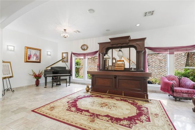 4827 Ocean Dr, Corpus Christi, TX 78412