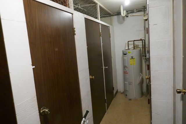 603 S River Road 2M, Des Plaines, IL 60016