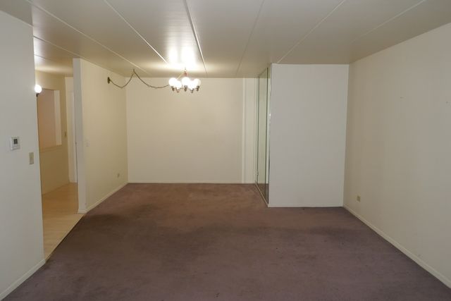 603 S River Road 2M, Des Plaines, IL 60016