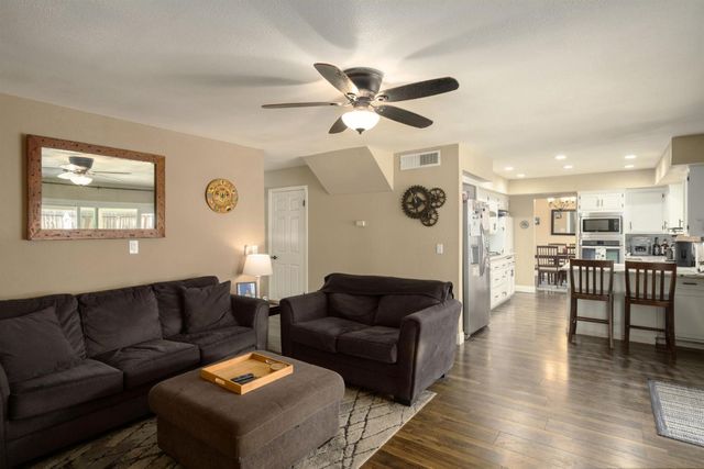 93 N Osmun Avenue, Clovis, CA 93612