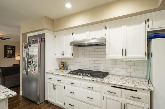 93 N Osmun Avenue, Clovis, CA 93612