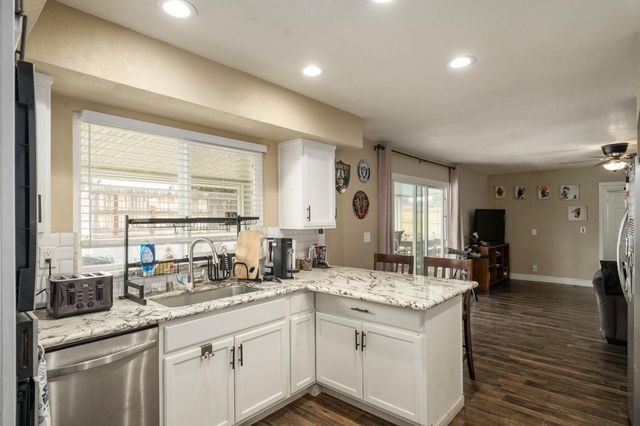 93 N Osmun Avenue, Clovis, CA 93612