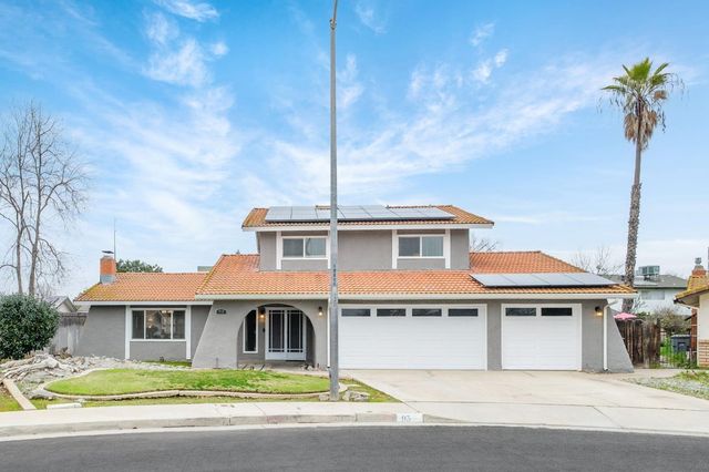93 N Osmun Avenue, Clovis, CA 93612