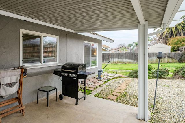 93 N Osmun Avenue, Clovis, CA 93612