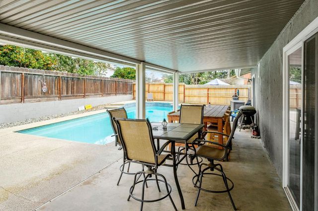 93 N Osmun Avenue, Clovis, CA 93612