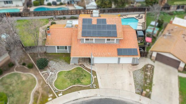 93 N Osmun Avenue, Clovis, CA 93612