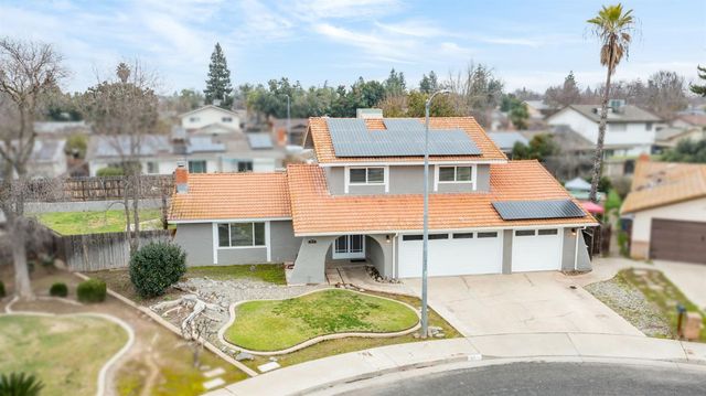 93 N Osmun Avenue, Clovis, CA 93612