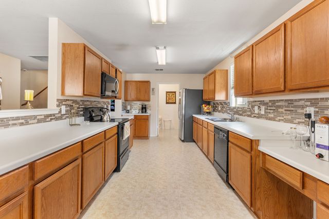 6308 St James Place, Denton, TX 76210