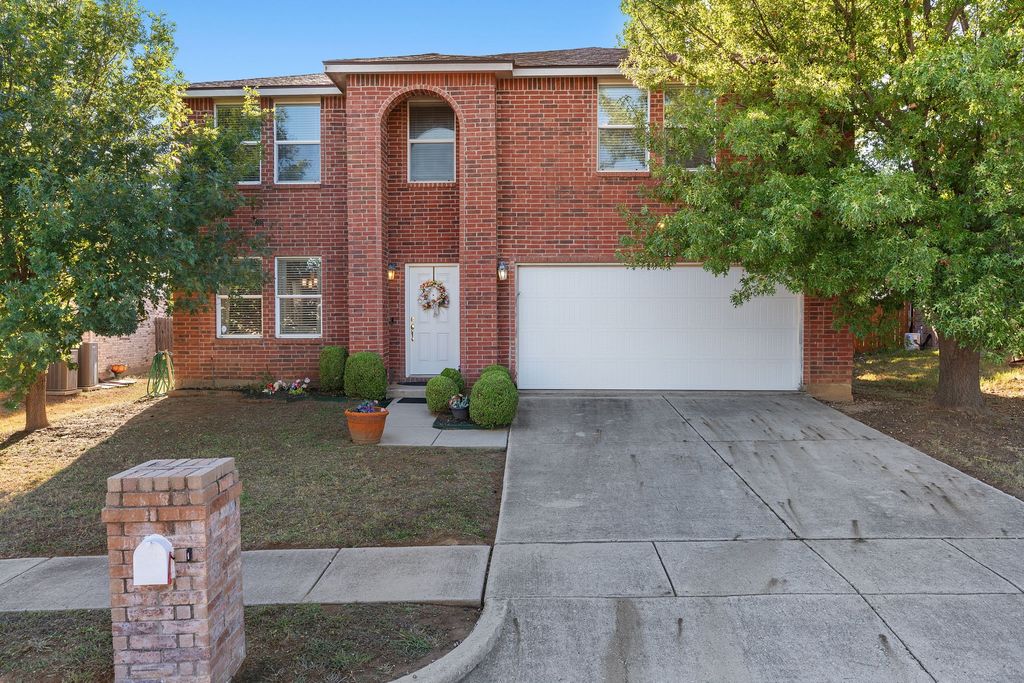 6308 St James Place, Denton, TX 76210