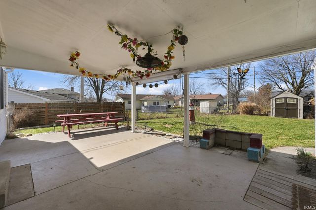 2521 Bolton Drive, Fort Wayne, IN 46805