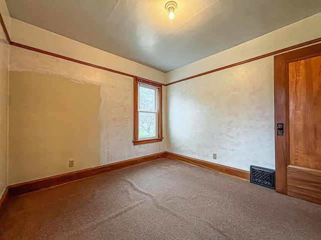 16450 W Coffee ROAD, New Berlin, WI 53151