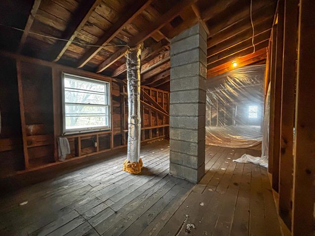 16450 W Coffee ROAD, New Berlin, WI 53151