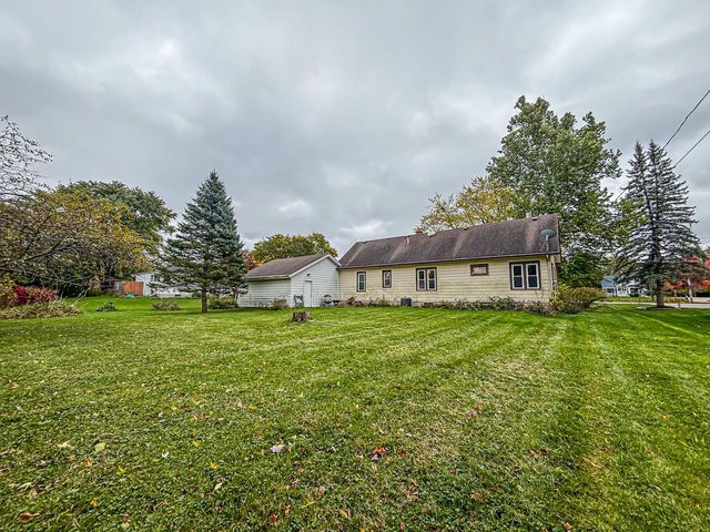 16450 W Coffee ROAD, New Berlin, WI 53151