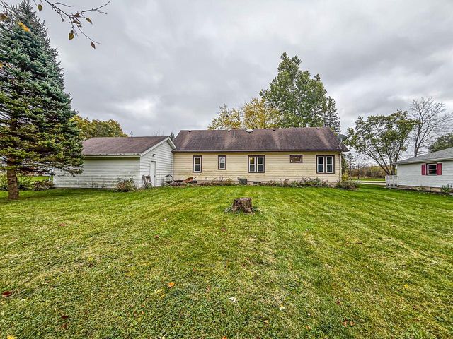 16450 W Coffee ROAD, New Berlin, WI 53151