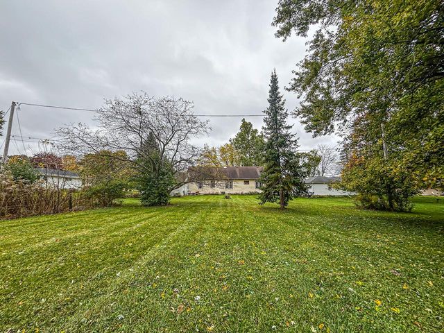 16450 W Coffee ROAD, New Berlin, WI 53151