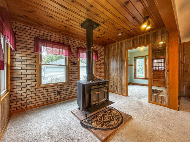 16450 W Coffee ROAD, New Berlin, WI 53151