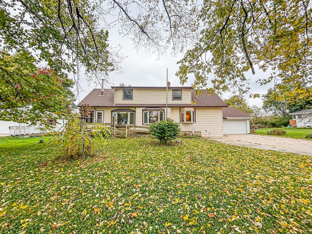 16450 W Coffee ROAD, New Berlin, WI 53151