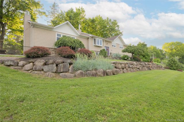 2 Emily Lane, Stony Point, NY 10980