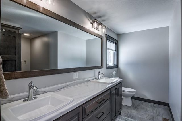 4947 Woodlands Drive, Eau Claire, WI 54703