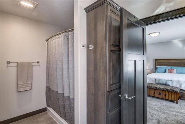 4947 Woodlands Drive, Eau Claire, WI 54703