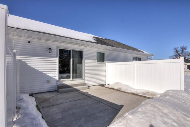 4947 Woodlands Drive, Eau Claire, WI 54703