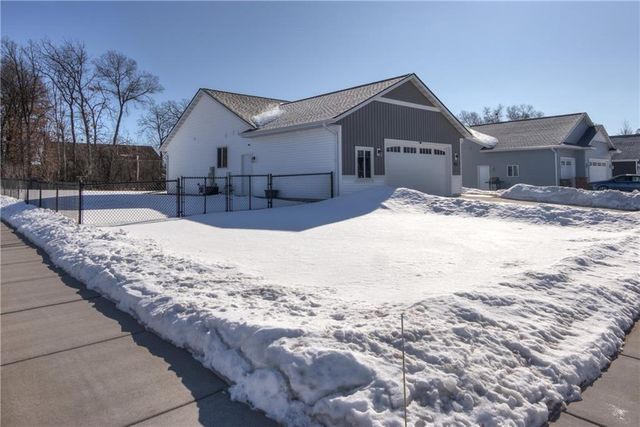 4947 Woodlands Drive, Eau Claire, WI 54703