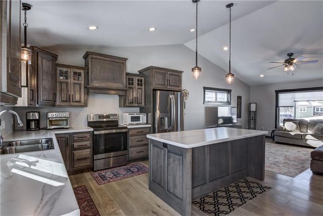 4947 Woodlands Drive, Eau Claire, WI 54703