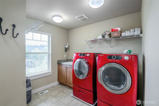 4442 Logan Drive NE, Lacey, WA 98516