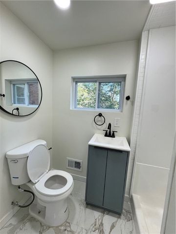 7811 Mount Carmel Rd, West Mifflin, PA 15147