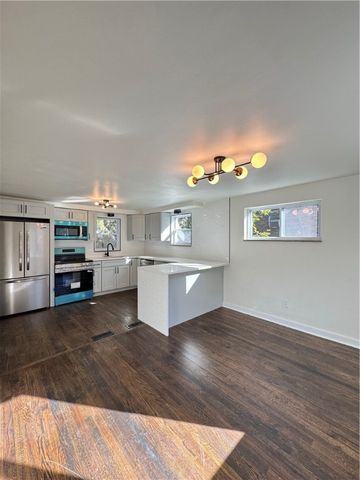 7811 Mount Carmel Rd, West Mifflin, PA 15147