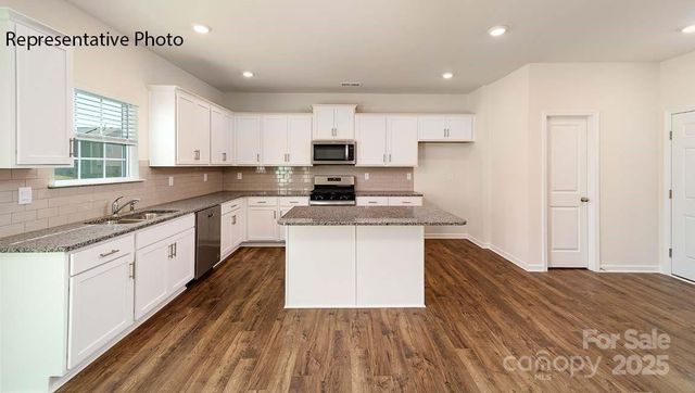 137 Pecan Grove Lane, Statesville, NC 28677